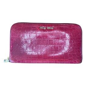 Miu Miu Fuchsia Croc-Embossed Wallet